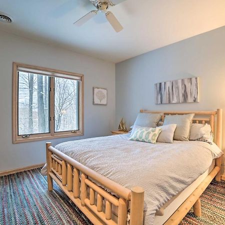 Resort-Style Harbor Springs Home With 2 Decks! Luaran gambar