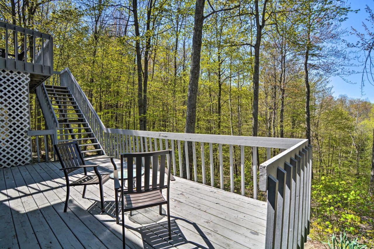 Resort-Style Harbor Springs Home With 2 Decks! Luaran gambar